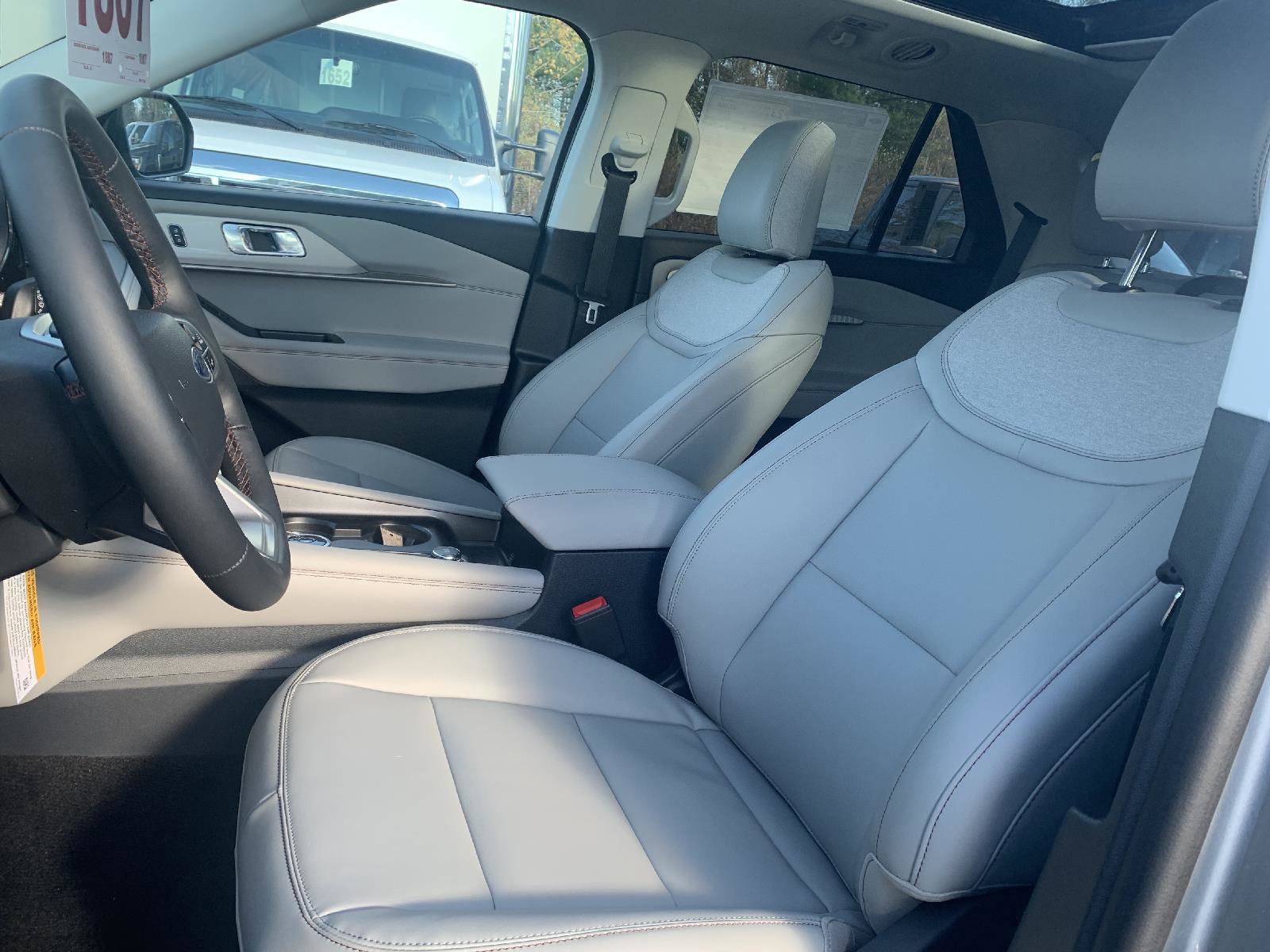 New 2025 Ford Explorer Active w/ Active Comfort Package image 13