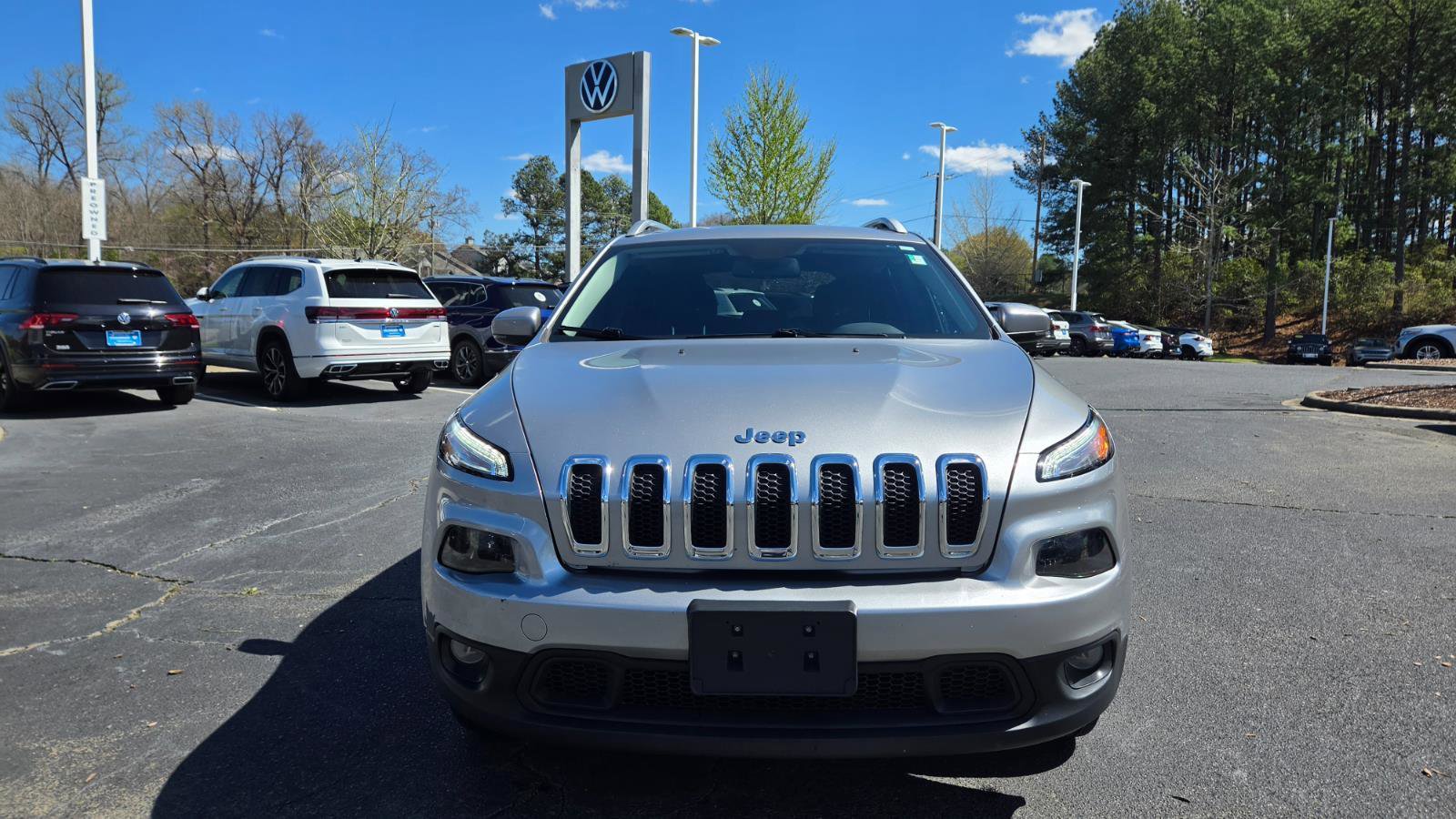 Used 2017 Jeep Cherokee Latitude w/ Safety/Convenience Group image 8