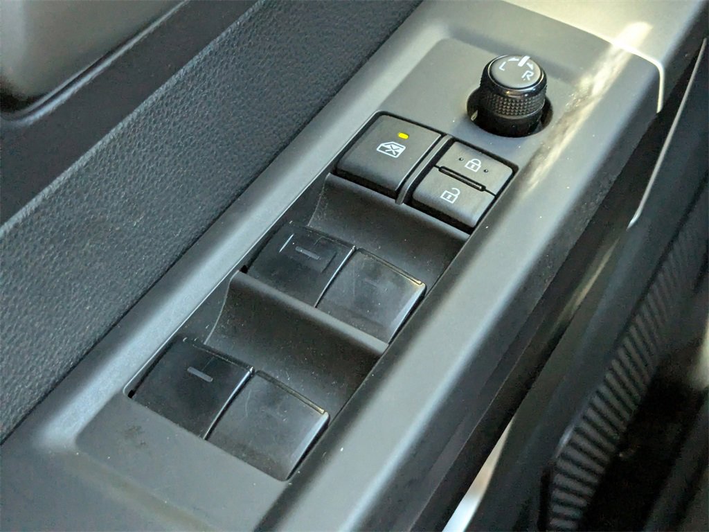 Used 2022 Toyota Tundra SR5 w/ SR5 Convenience Package image 22