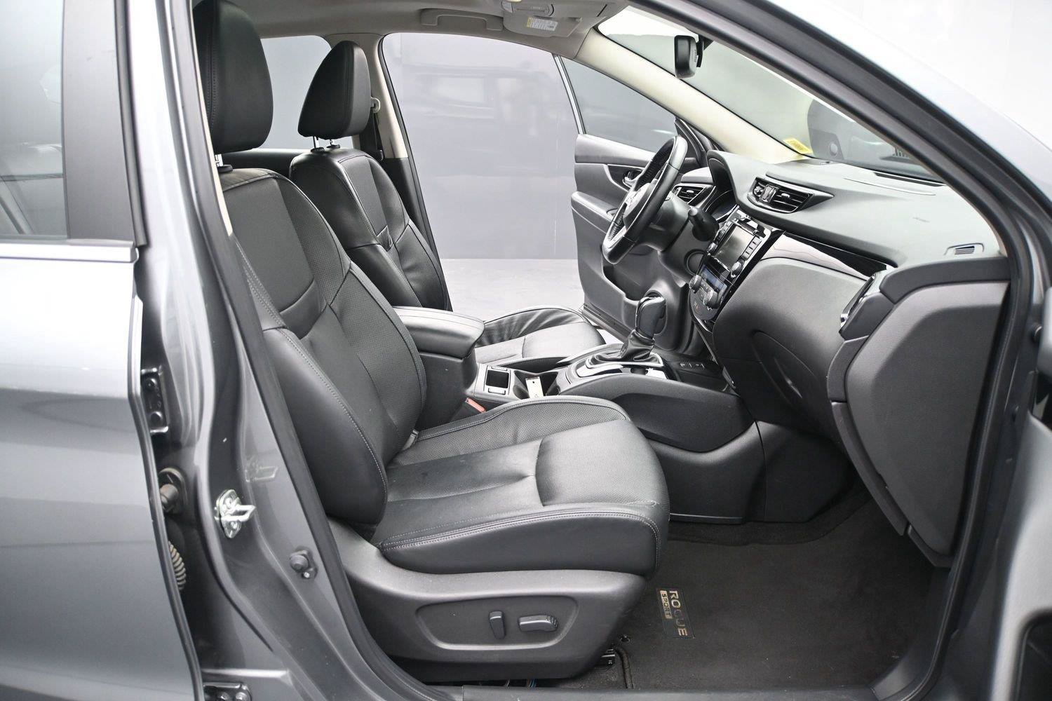 Certified 2021 Nissan Rogue Sport SL w/ Premium Package AWD/4WD image 16