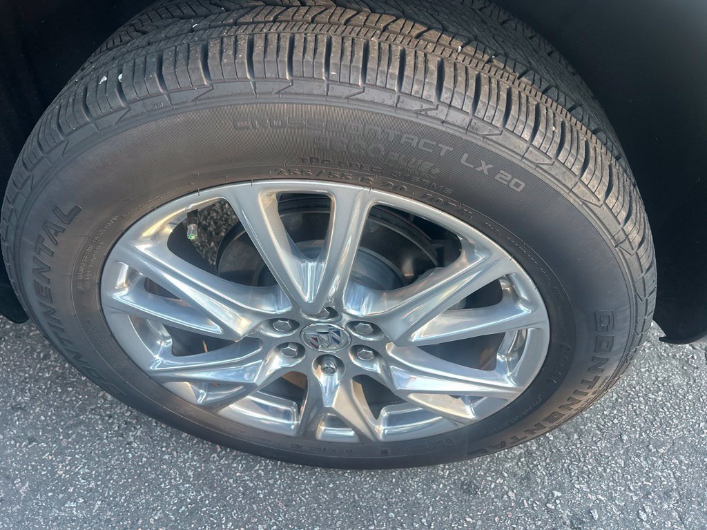 Used 2024 Buick Enclave Essence w/ Experience Buick Package FWD image 9