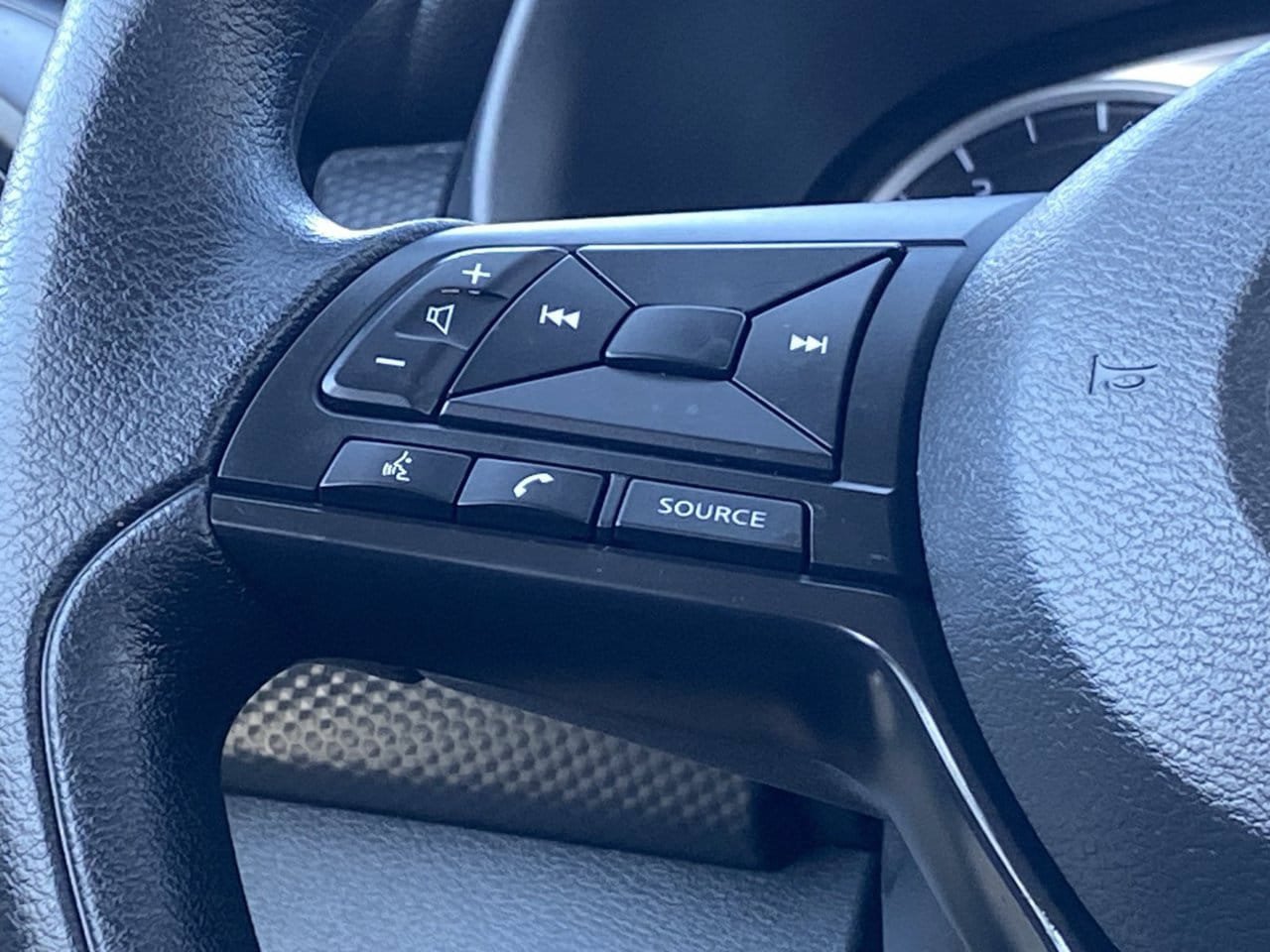 Certified 2025 Nissan Kicks Play S FWD image 25
