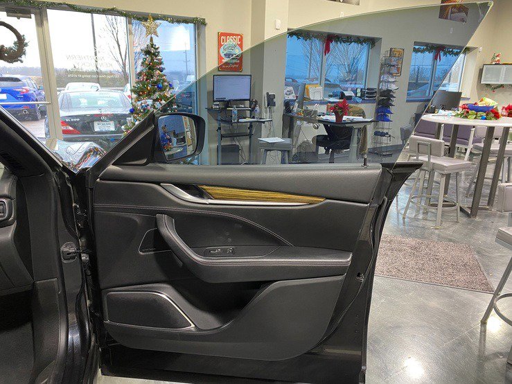 Used 2017 Maserati Levante S image 17