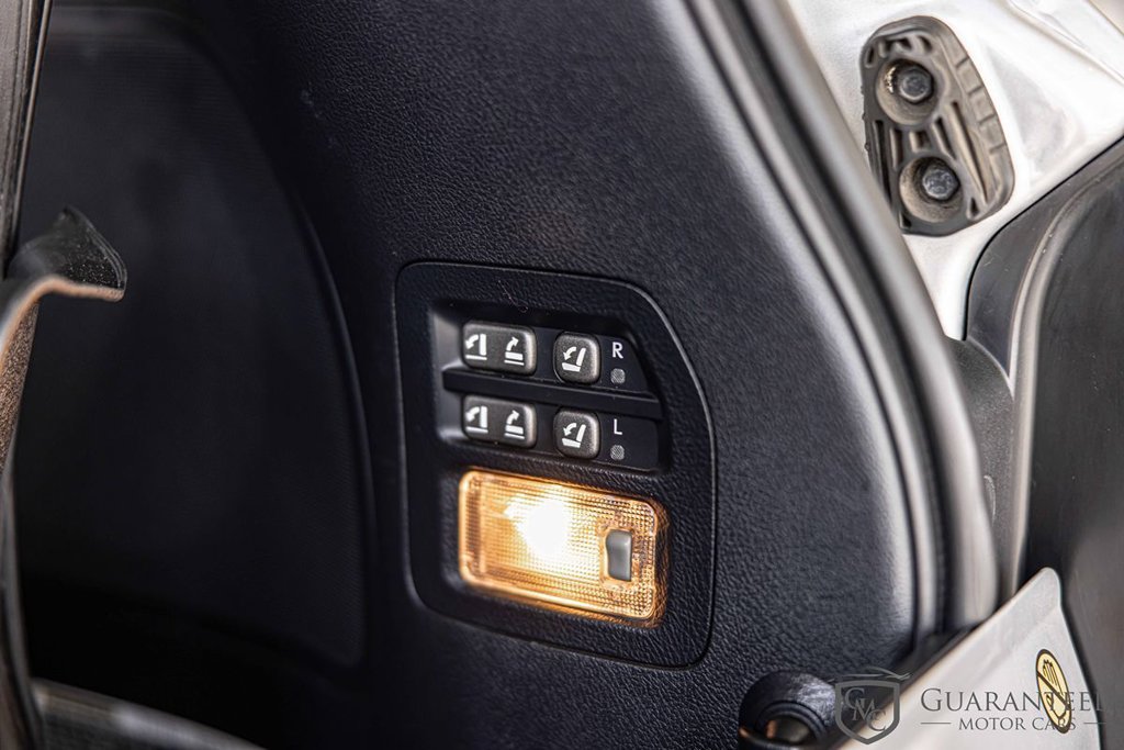 Used 2015 Lexus LX 570 4WD w/ Luxury Package image 18