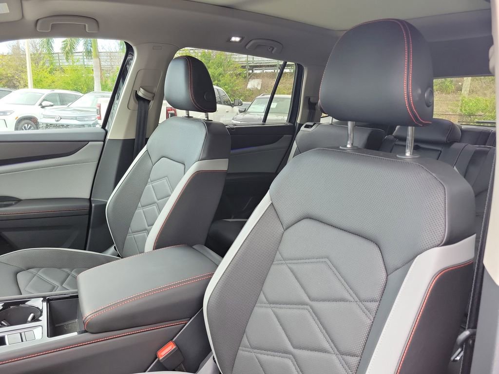 Certified 2026 Volkswagen Atlas Peak Edition AWD/4WD image 24