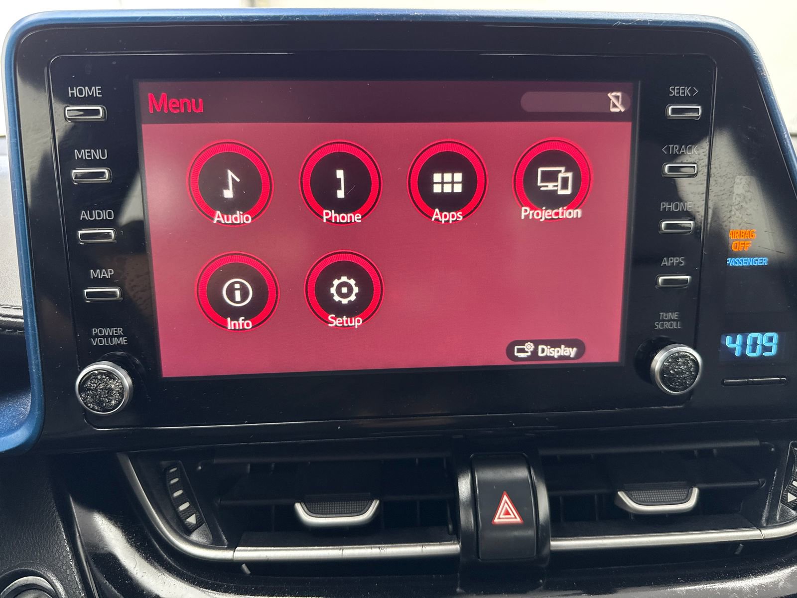 Used 2019 Toyota C-HR XLE FWD image 25