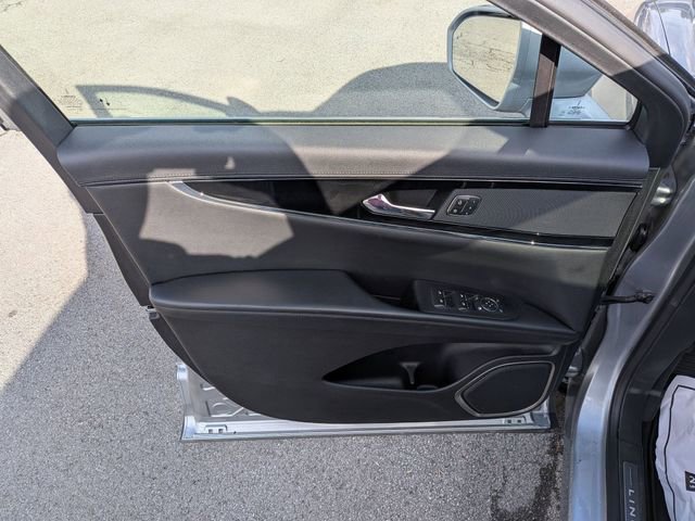 Used 2022 Lincoln Nautilus Reserve image 6