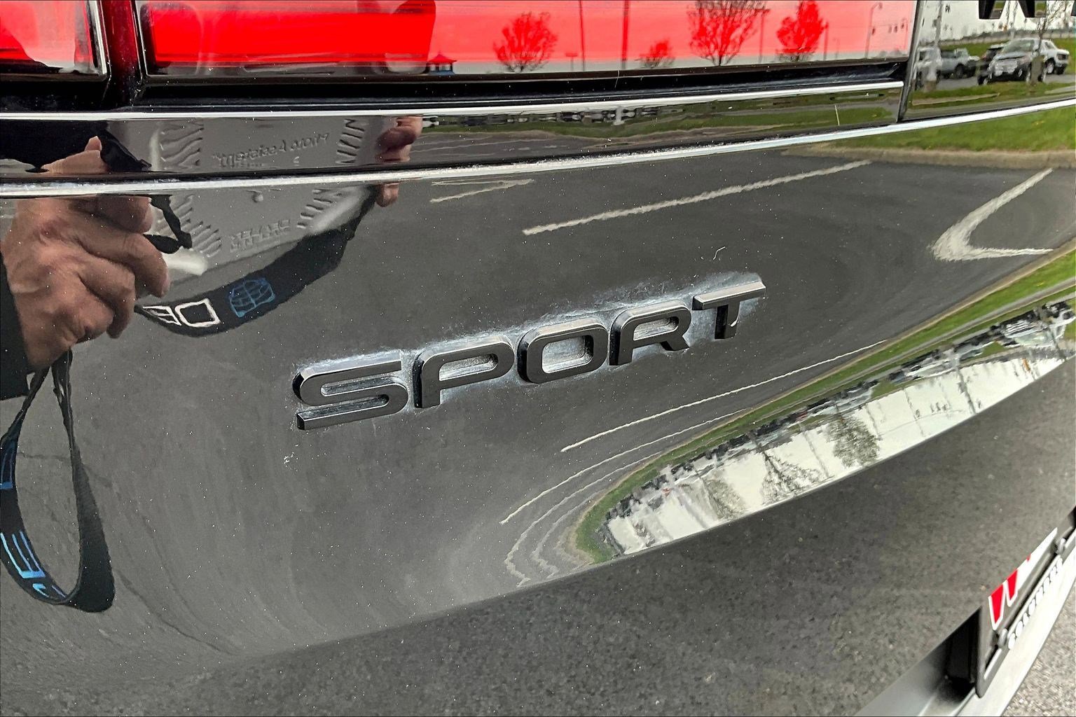 Used 2024 Land Rover Range Rover Sport SE image 25