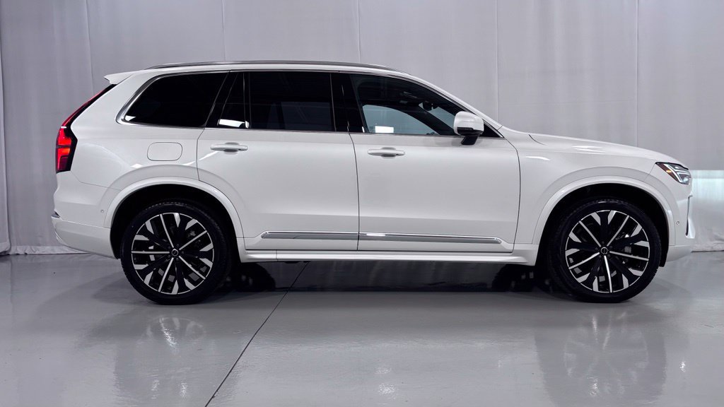 Certified 2026 Volvo XC90 B6 Plus AWD/4WD image 5