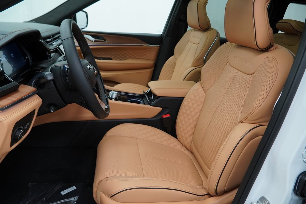 New 2025 Jeep Grand Cherokee Summit image 15