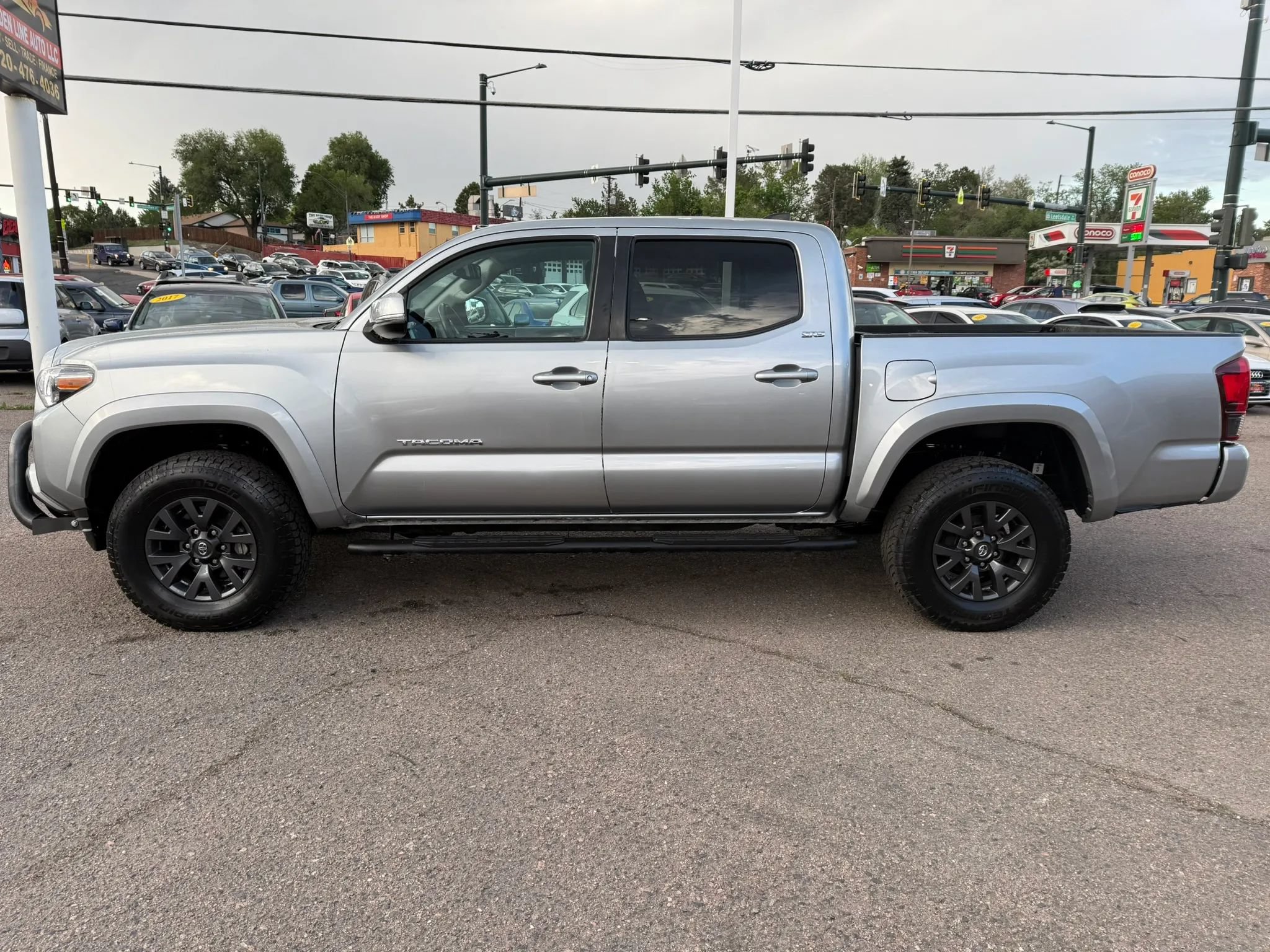 Used 2023 Toyota Tacoma SR5 w/ Technology Package AWD/4WD image 5