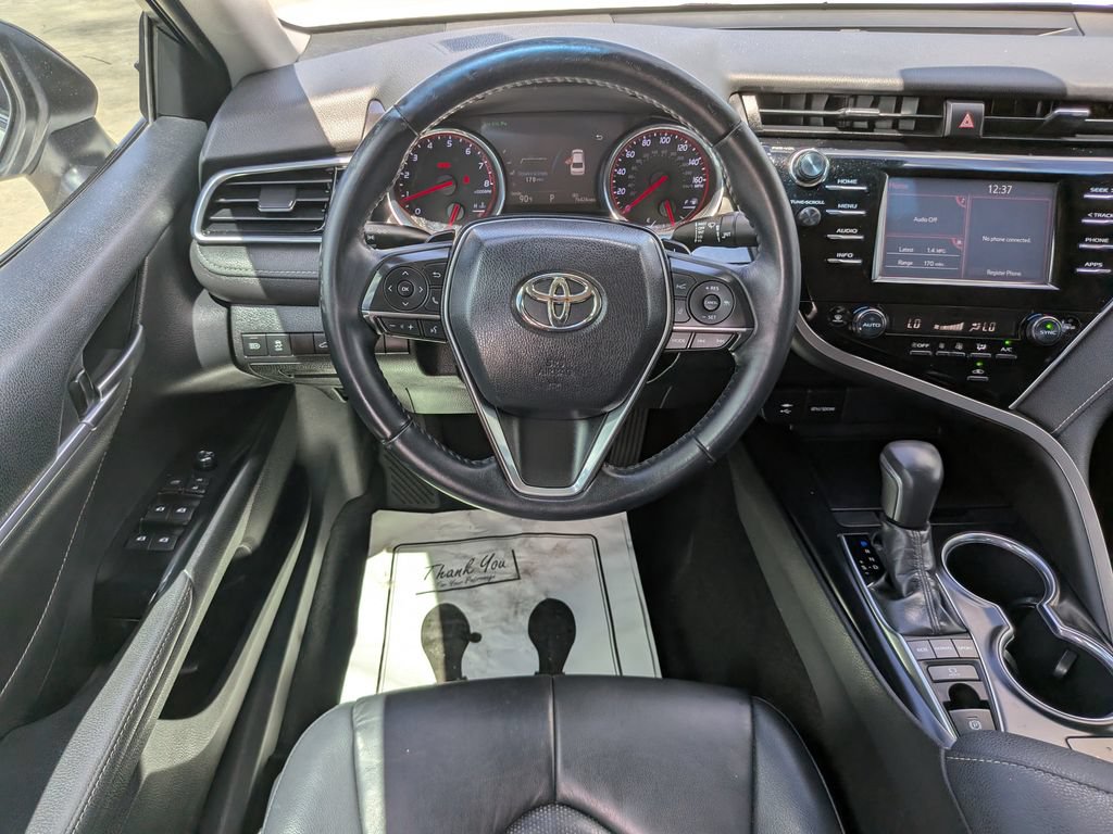 Used 2018 Toyota Camry XSE FWD image 14