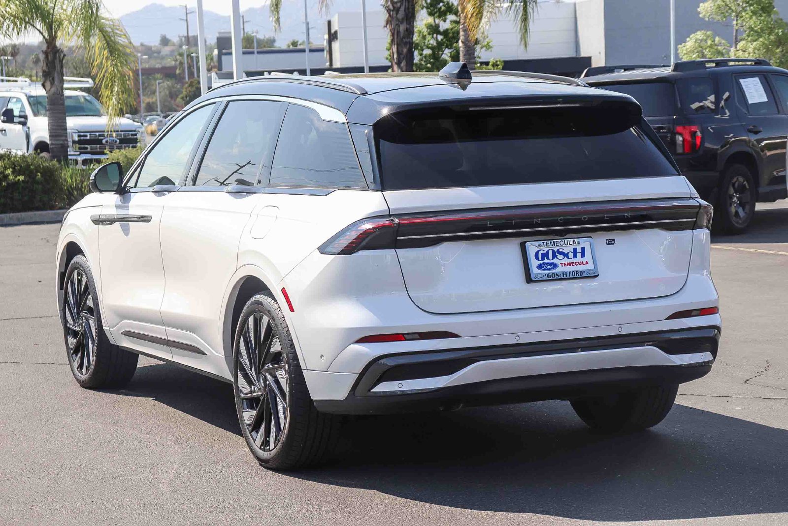 Used 2024 Lincoln Nautilus Black Label w/ Jet Appearance Package (87T) AWD/4WD image 7