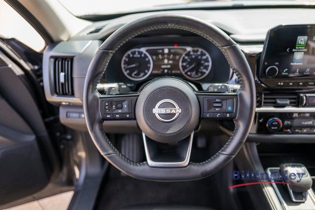 Used 2025 Nissan Pathfinder SL AWD/4WD image 12