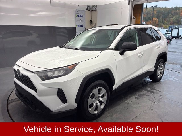Used 2021 Toyota RAV4 LE AWD/4WD image 3