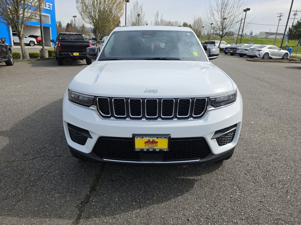 Used 2025 Jeep Grand Cherokee Laredo w/ Luxury Tech Group I image 9