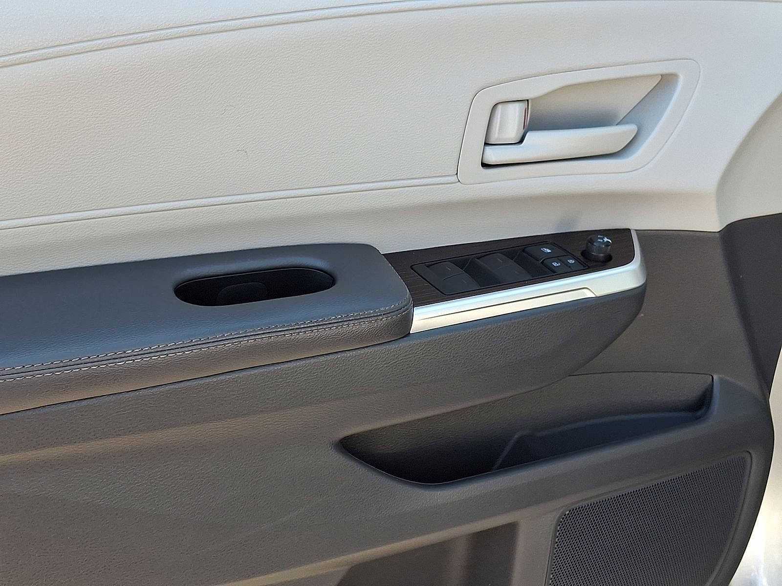 Used 2021 Toyota Sienna LE image 10