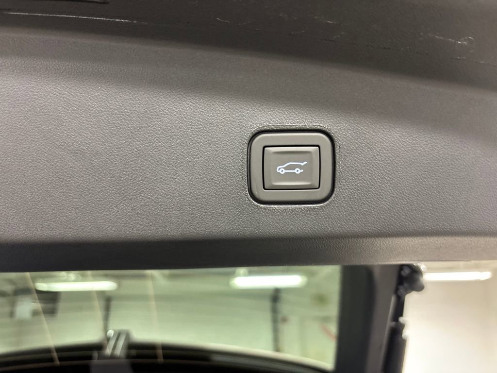 New 2026 Cadillac Lyriq Premium Luxury image 18