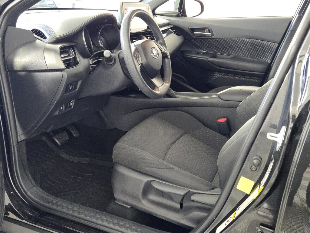 Used 2019 Toyota C-HR LE image 7