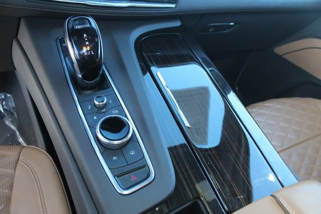 Used 2021 Cadillac Escalade Premium Luxury image 13