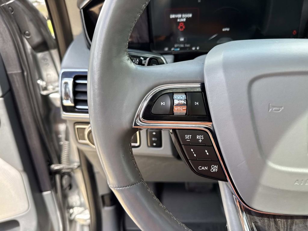 Used 2020 Lincoln Navigator Reserve w/ Luxury Package image 24