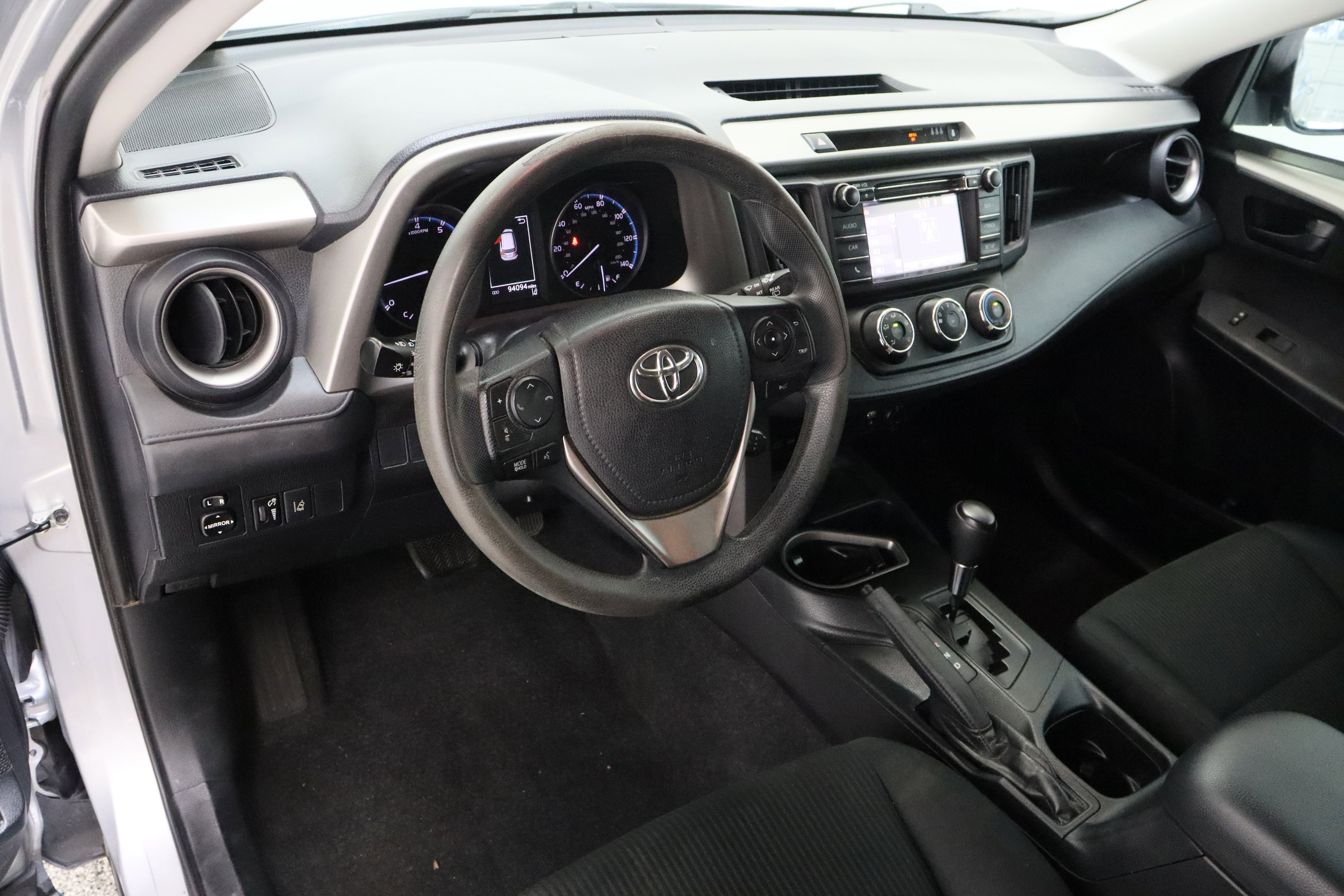 Used 2017 Toyota RAV4 LE FWD image 13