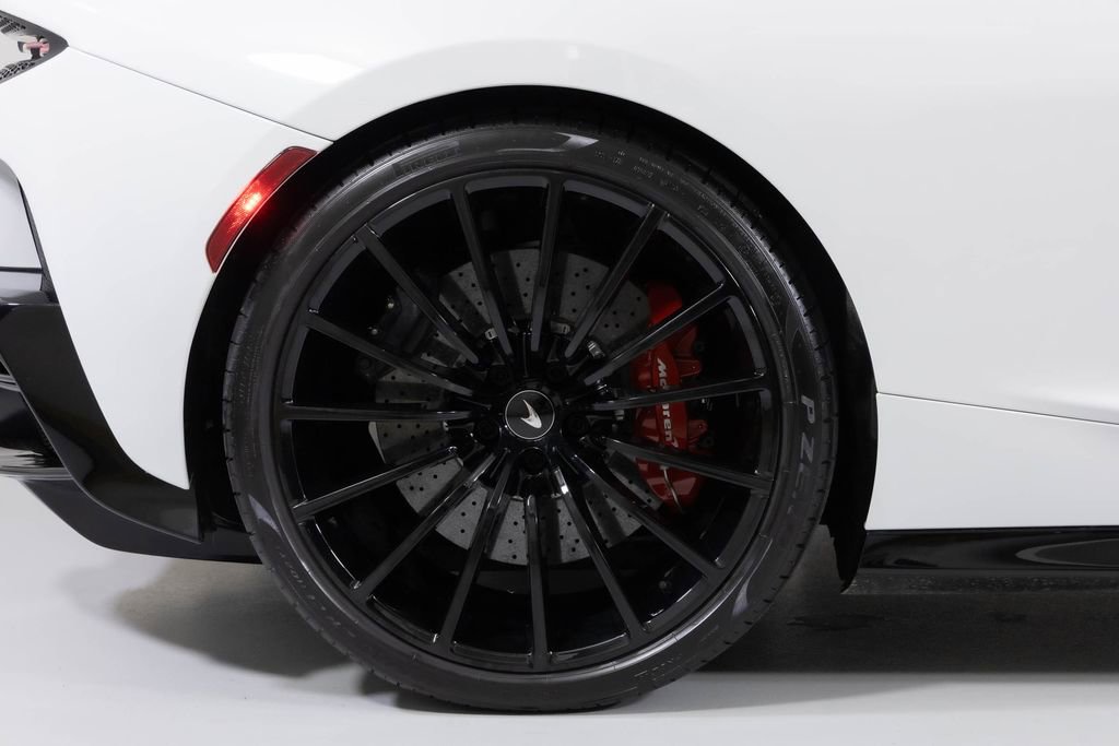 Used 2022 McLaren GT image 20
