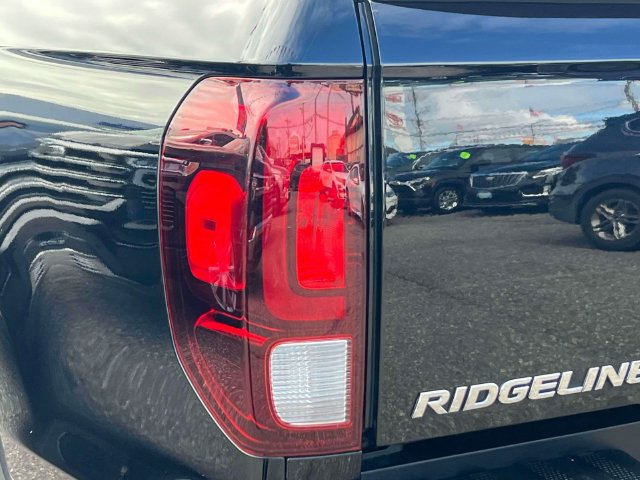 Used 2023 Honda Ridgeline Black Edition image 11