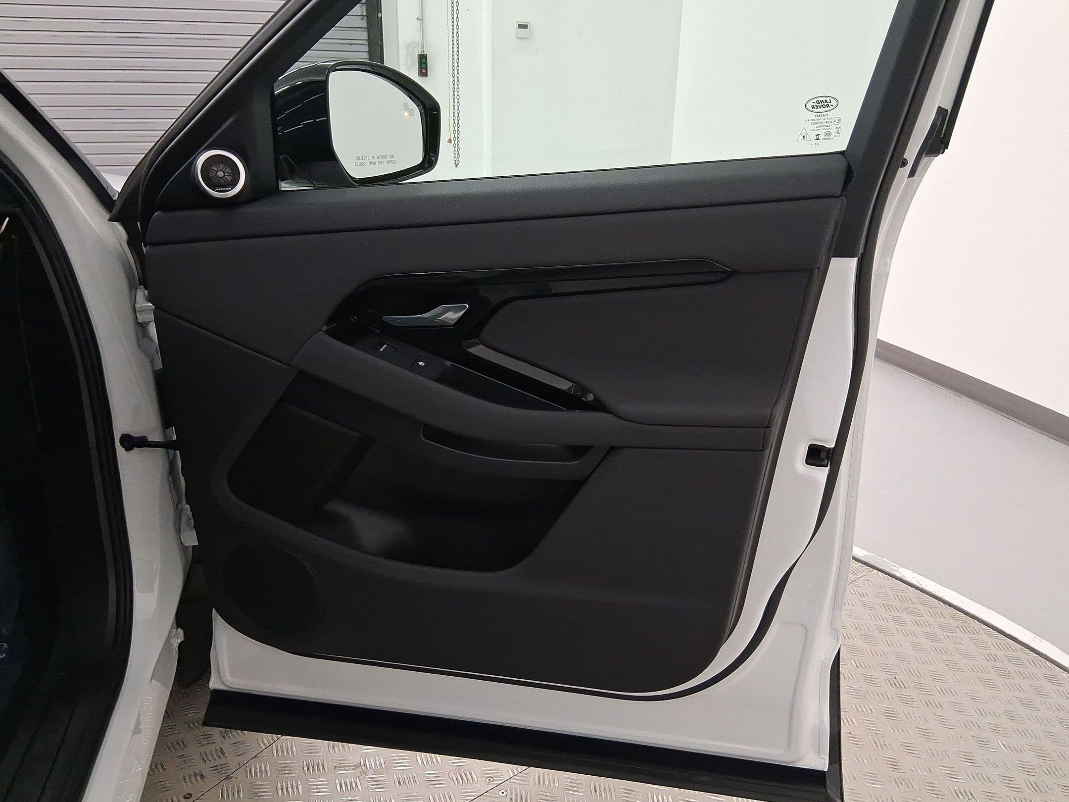 Used 2026 Land Rover Range Rover Evoque S image 33