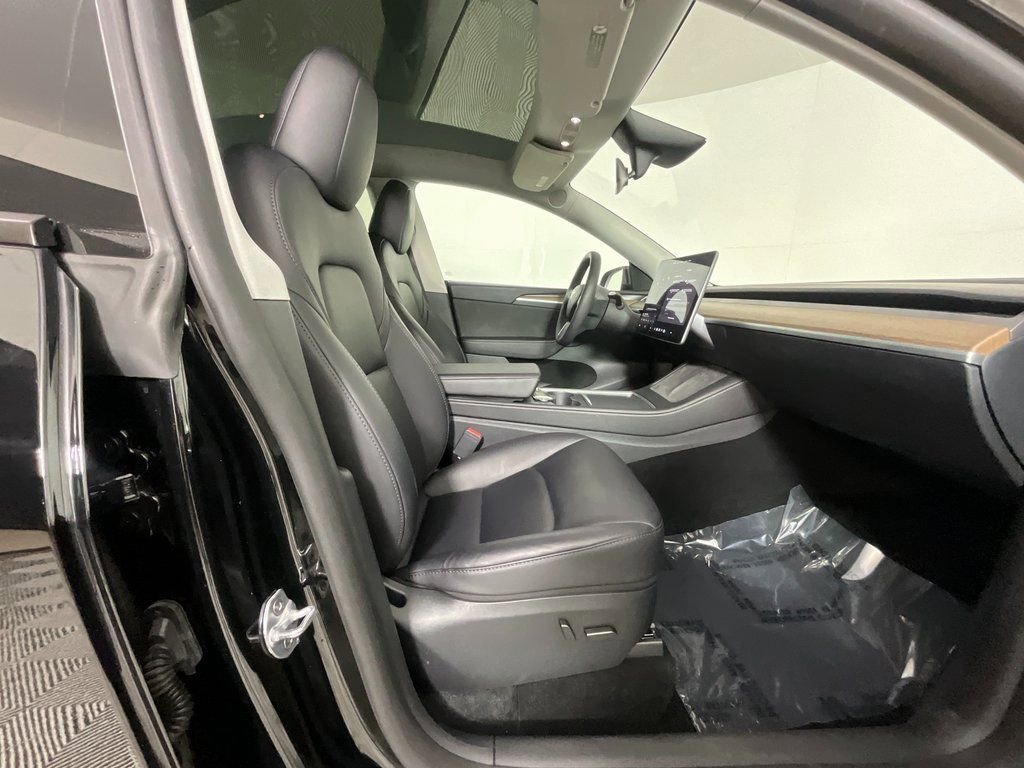Used 2024 Tesla Model Y Long Range image 19