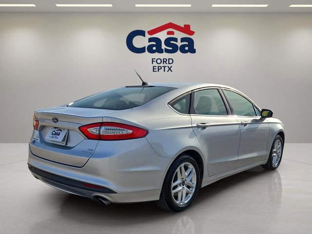 Used 2016 Ford Fusion SE image 3