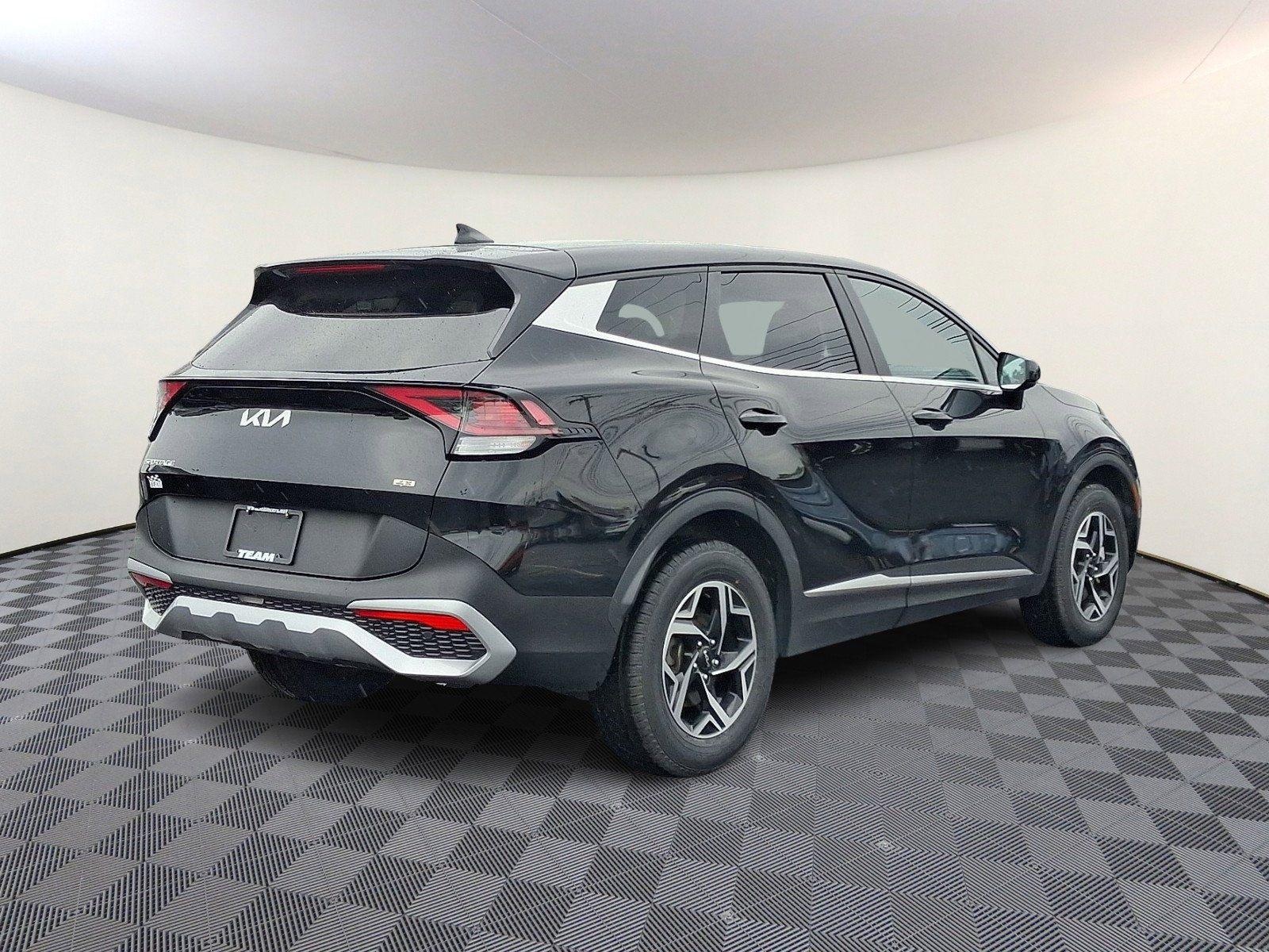 Used 2023 Kia Sportage LX image 6