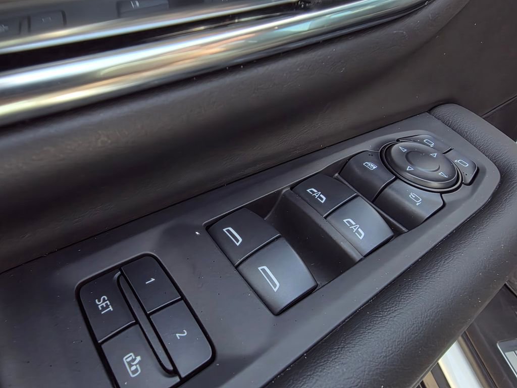 Used 2024 Chevrolet Tahoe Z71 w/ Luxury Package image 12