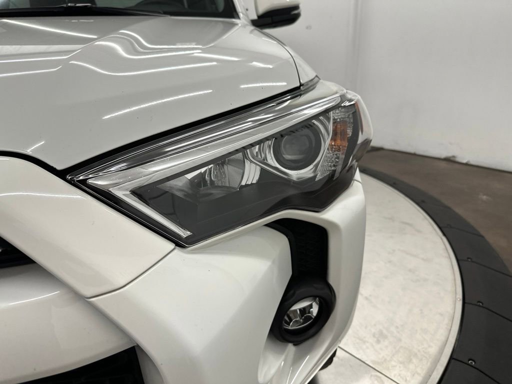Used 2023 Toyota 4Runner SR5 Premium w/ Moonroof Package RWD image 26