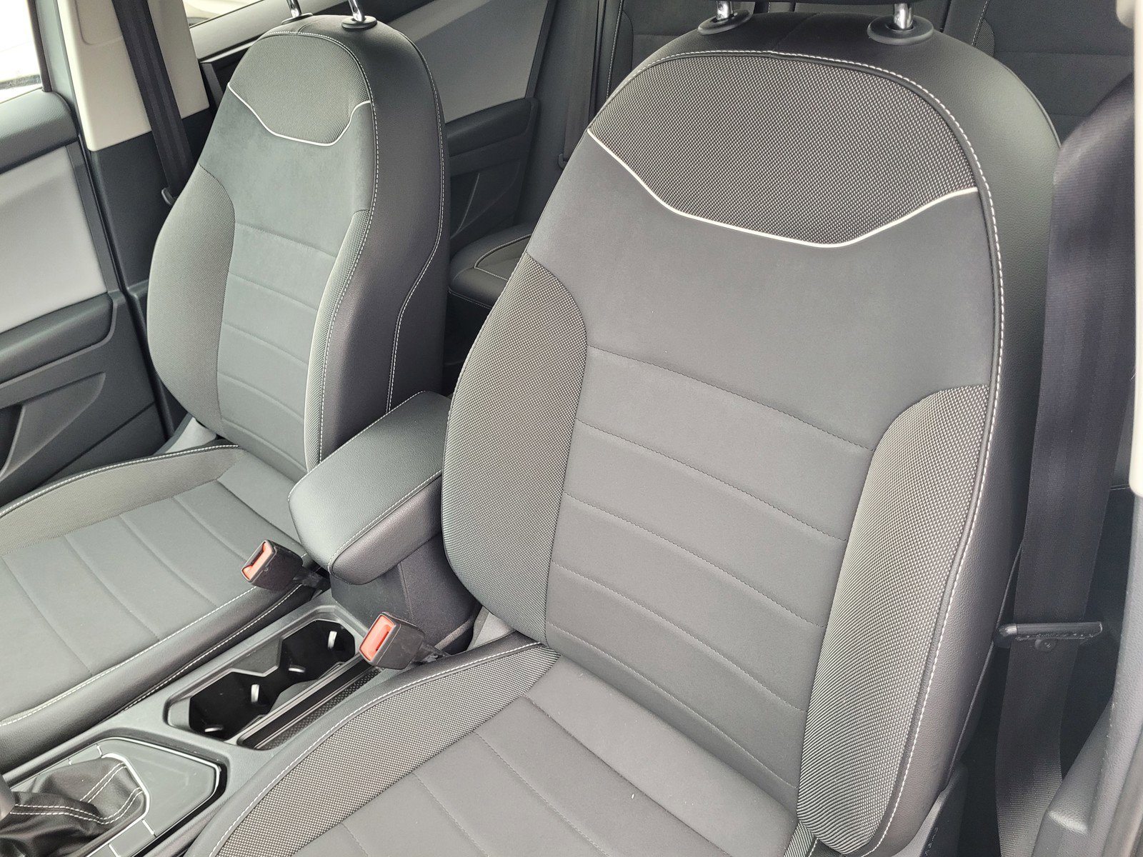 Used 2023 Volkswagen Taos SE image 13