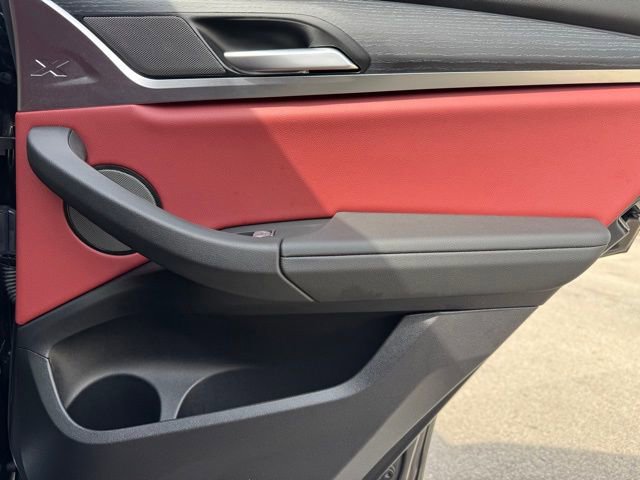 Certified 2025 BMW X4 xDrive30i w/ Premium Package image 31