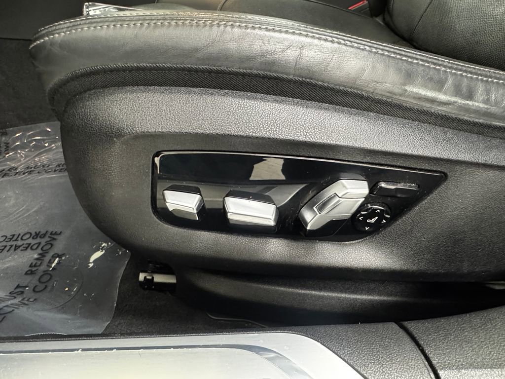 Used 2018 BMW 750i xDrive image 28