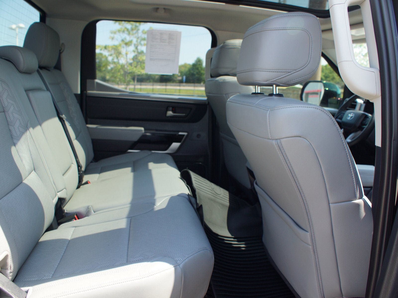 Used 2024 Toyota Tundra Limited AWD/4WD image 23