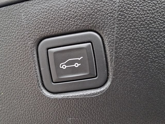 Used 2025 Chevrolet Blazer LT w/ Sound & Technology Package FWD image 24