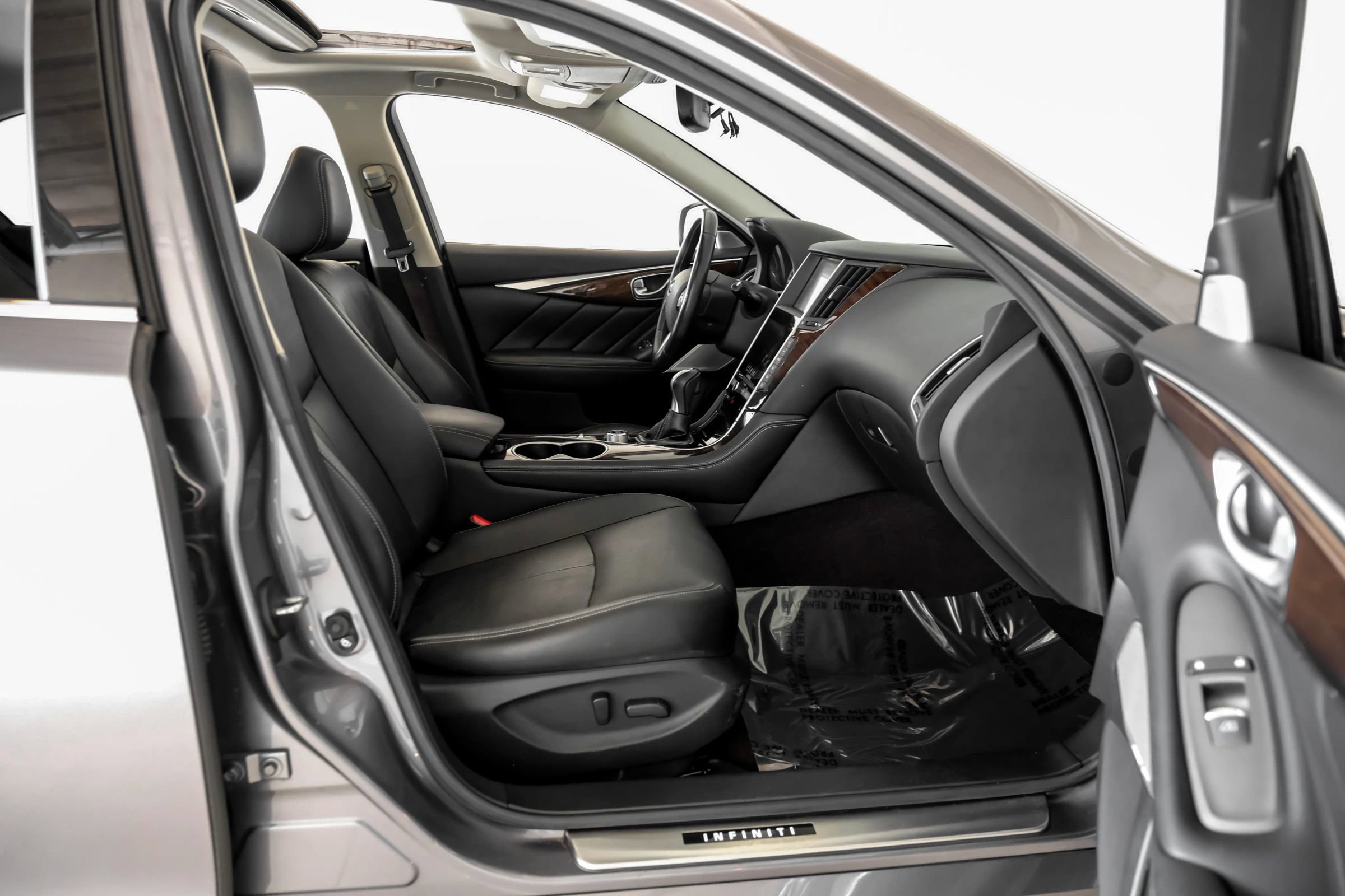 Used 2017 INFINITI Q50 3.0t Premium w/ Driver Assistance Package image 29