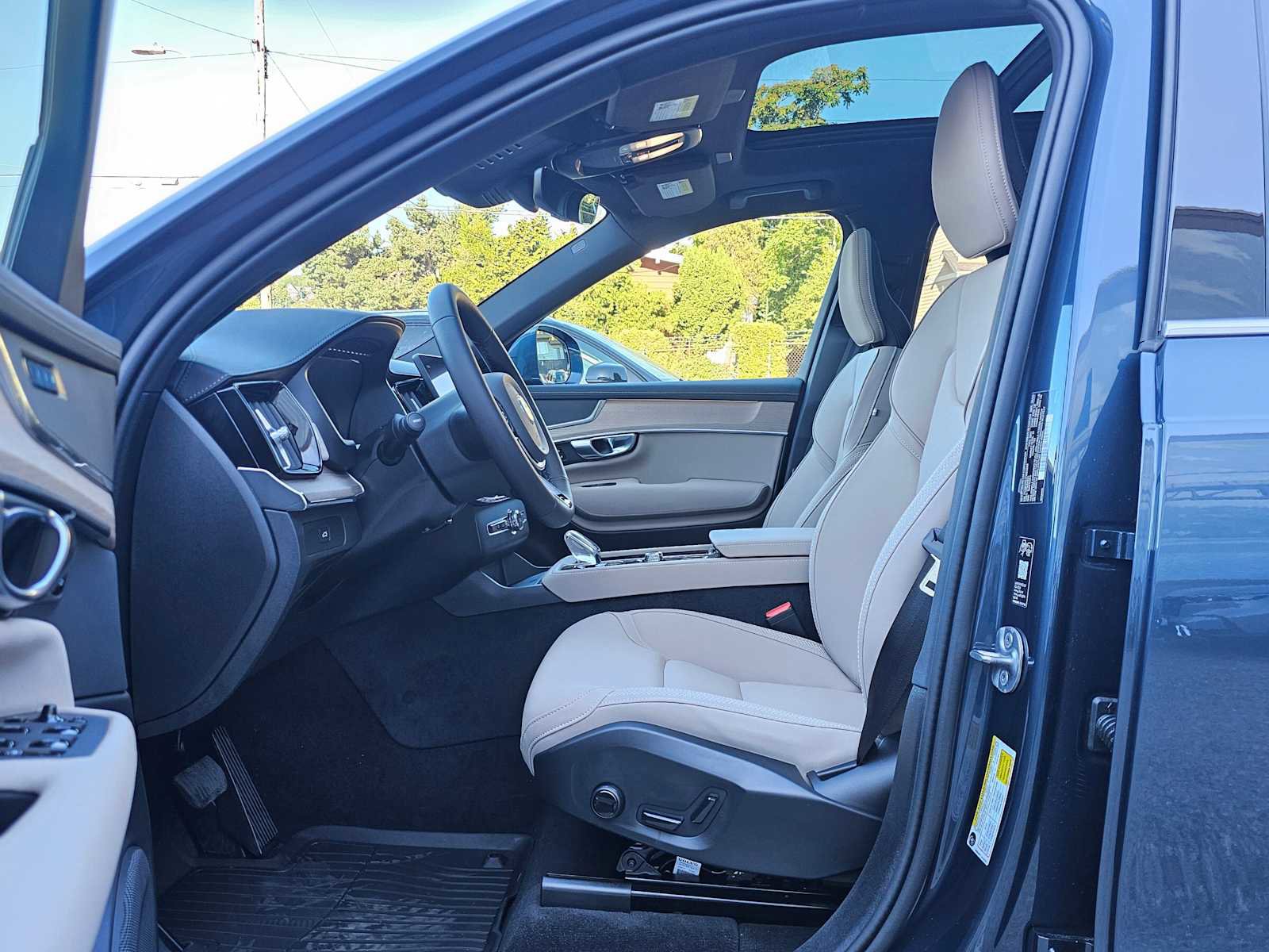 New 2026 Volvo XC90 B5 Plus image 20