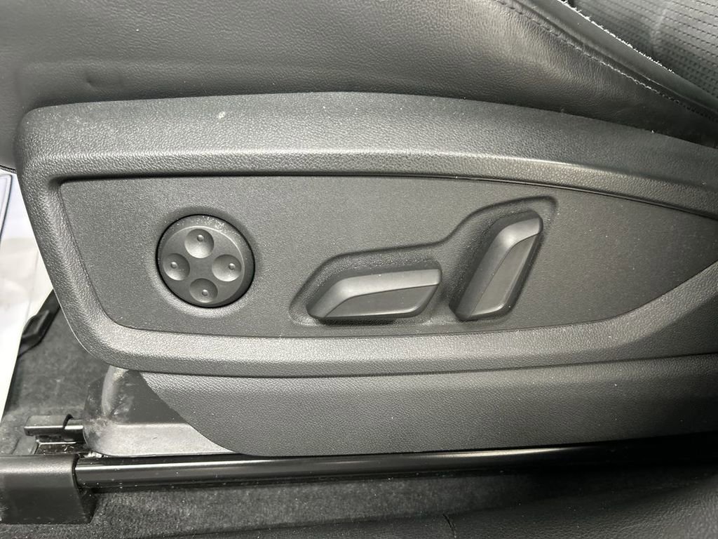 Used 2022 Audi SQ5 Premium w/ Convenience Package image 10