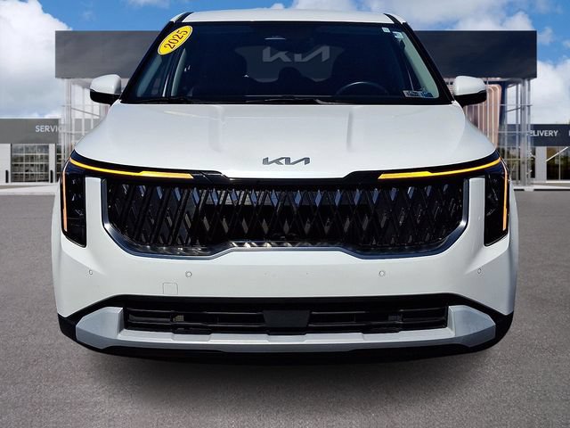 Certified 2026 Kia Carnival LXS FWD image 2