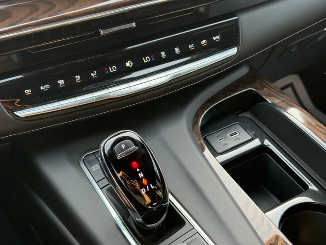 Used 2023 Cadillac Escalade ESV Sport Platinum w/ LPO, Floor Liner Package AWD/4WD image 19