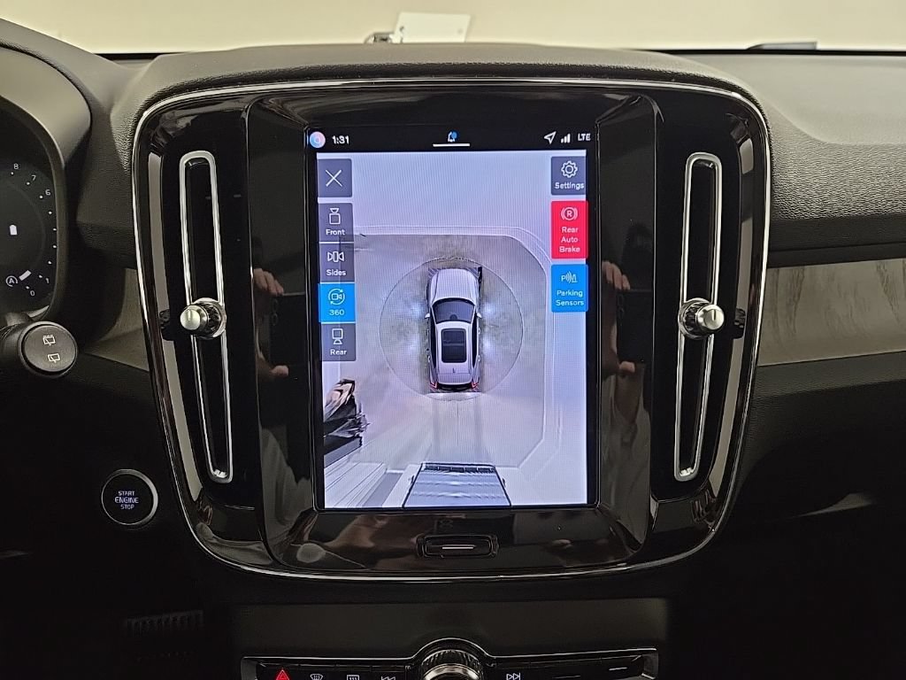 New 2026 Volvo XC40 B5 Ultra w/ Climate Package AWD/4WD image 19
