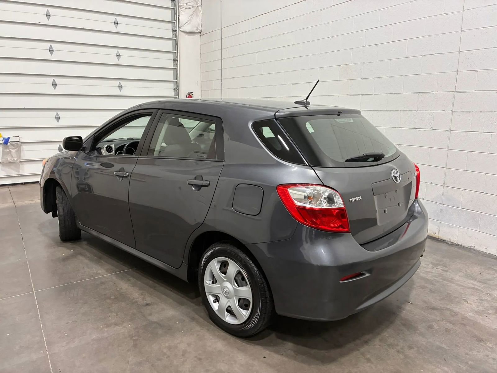 Used 2009 Toyota Matrix image 2