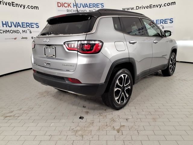 Used 2023 Jeep Compass Limited image 4