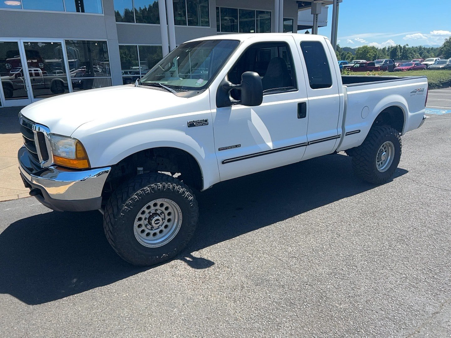 Used 1999 Ford F250 XLT AWD/4WD image 2