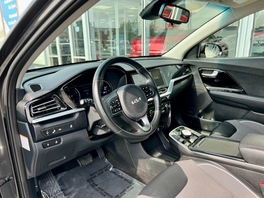 Used 2022 Kia Niro EX w/ Cold Weather Package FWD image 14