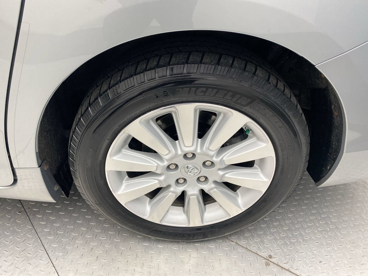 Used 2015 Toyota Sienna XLE w/ XLE Navigation Package AWD/4WD image 10